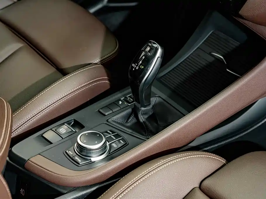 BMW X1 2022 sDrive25Li Leading Model купить на сайте DeffCars