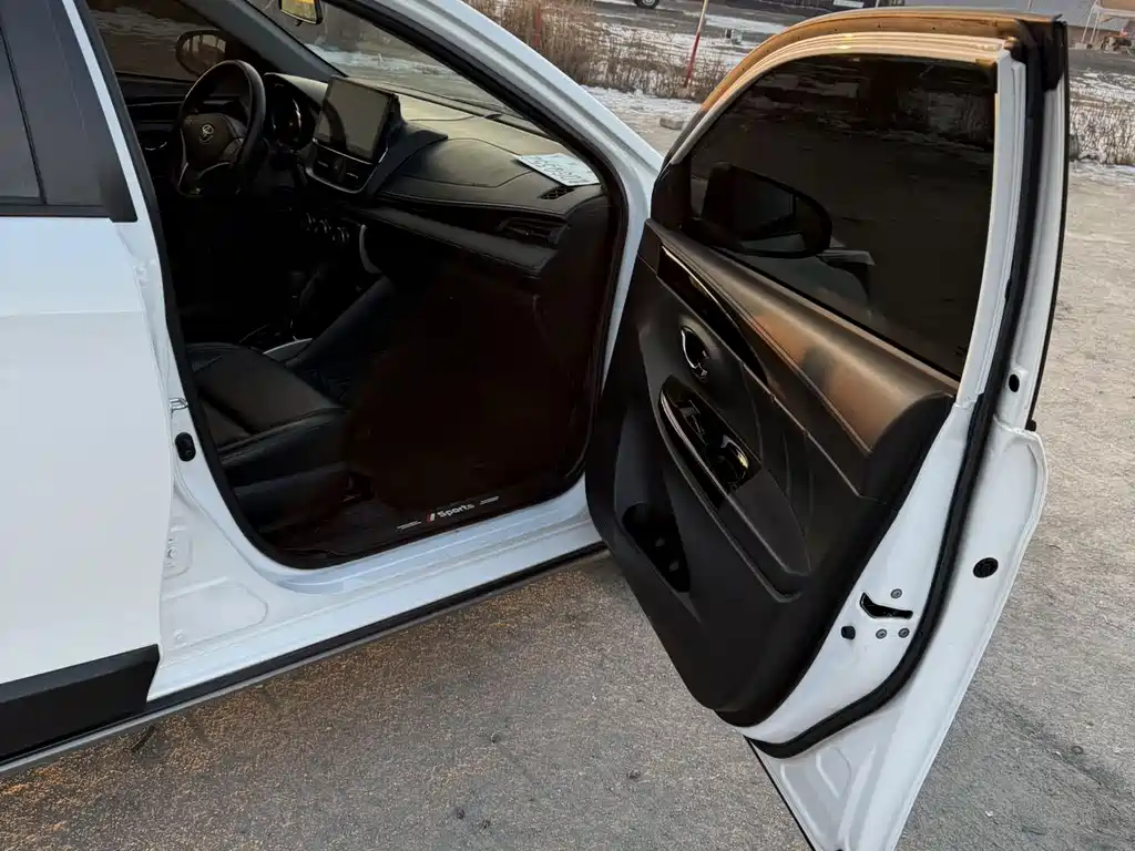 YARiS L Zhixuan 2022 Zhixuan X 1.5L CVT luxury PLUS version купить на сайте DeffCars