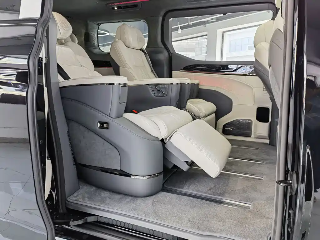 Jikrypton 009 2024 seven-seat aisle version four-wheel drive 108kWh купить на сайте DeffCars