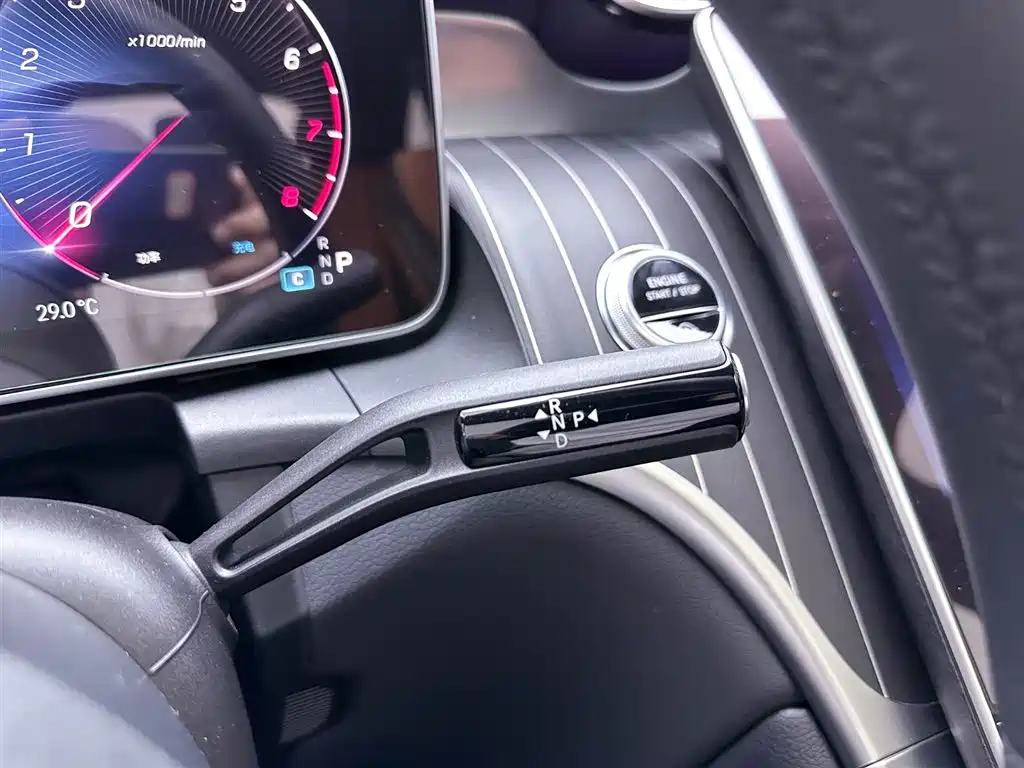 Mercedes-Benz GLC 2023 facelift GLC 260 L 4MATIC luxury model 5 seats купить на сайте DeffCars