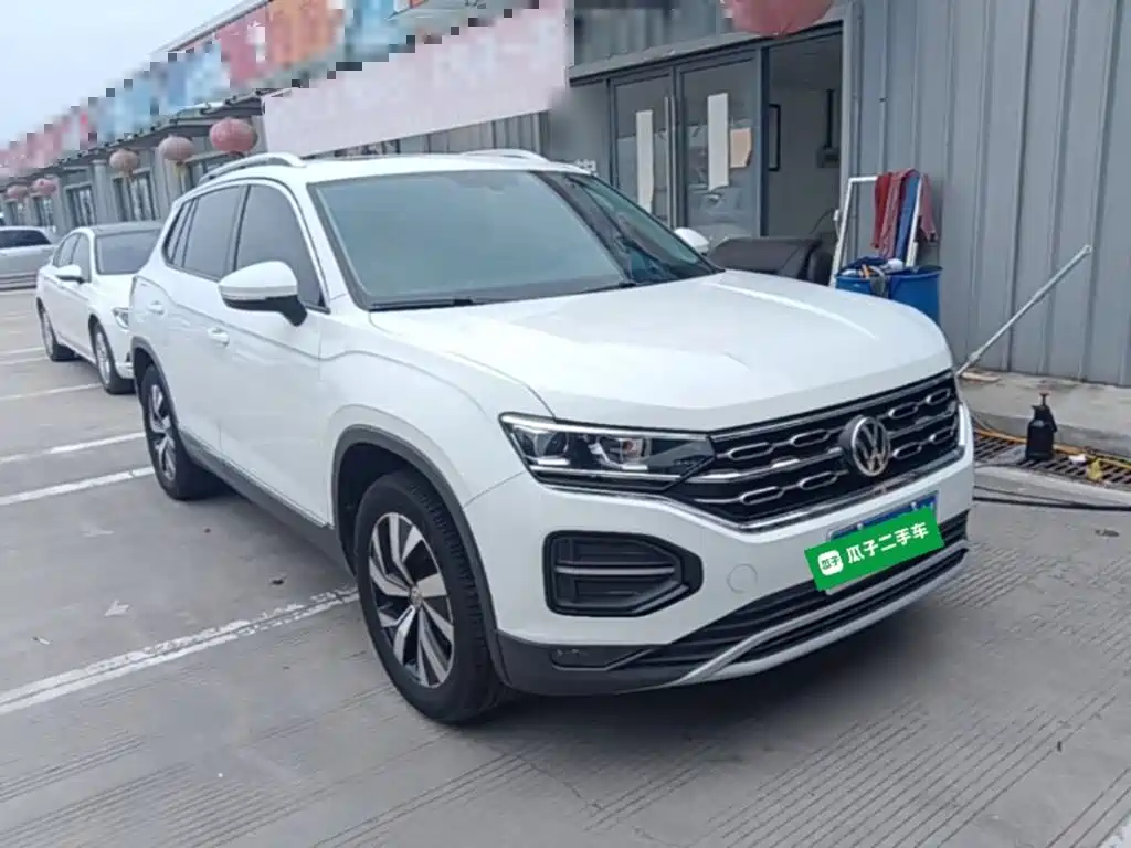 TYRON 2019 330TSI two-wheel drive luxury model, National VI купить на сайте DeffCars