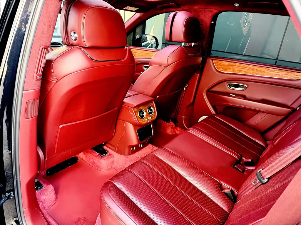 Bentayga 2021 4.0T V8 купить на сайте DeffCars