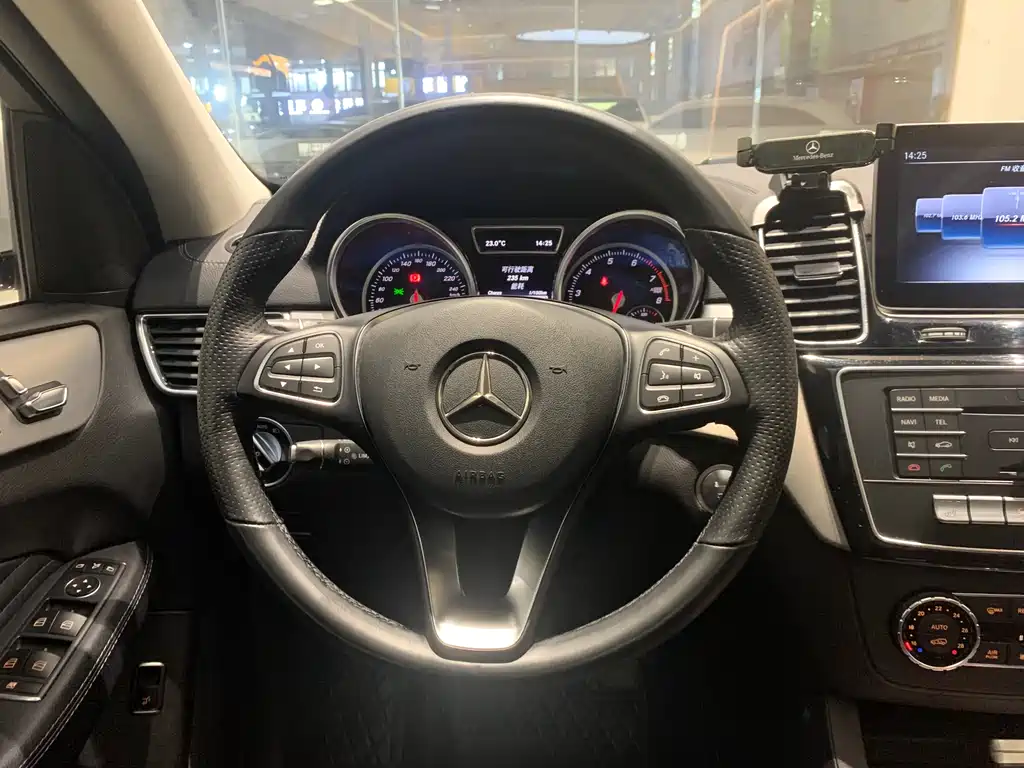 Mercedes-Benz GLE Coupe 2017 GLE 400 4MATIC Coupe SUV купить на сайте DeffCars
