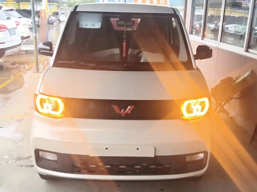 Hongguang MINIEV 2021 Macaron Sandwich Style 120km Sanyuan Lithium купить на сайте DeffCars