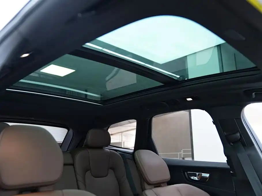 Volvo XC60 2022 B5 four-wheel drive Zhiyuan Deluxe Edition купить на сайте DeffCars