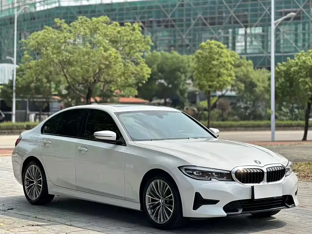 BMW 3 Series 2021 320i Sports Package купить на сайте DeffCars