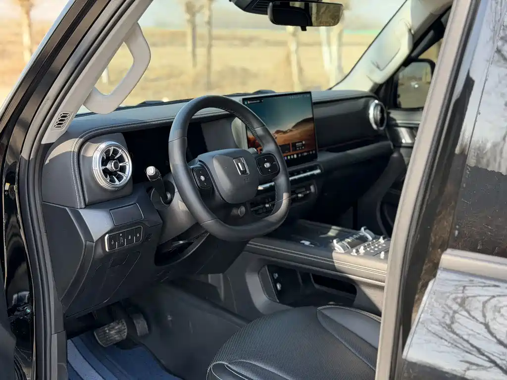 Tank 300 2025 2.0T Gasoline Conqueror купить на сайте DeffCars