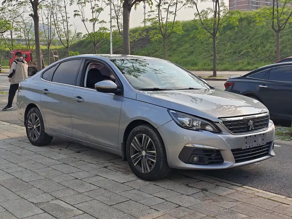 Peugeot 308 2018 230THP Automatic Deluxe Edition купить на сайте DeffCars