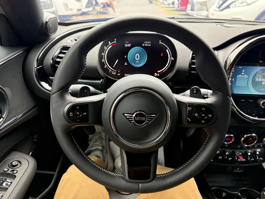MINI CLUBMAN 2023 2.0T COOPER S Connoisseur купить на сайте DeffCars