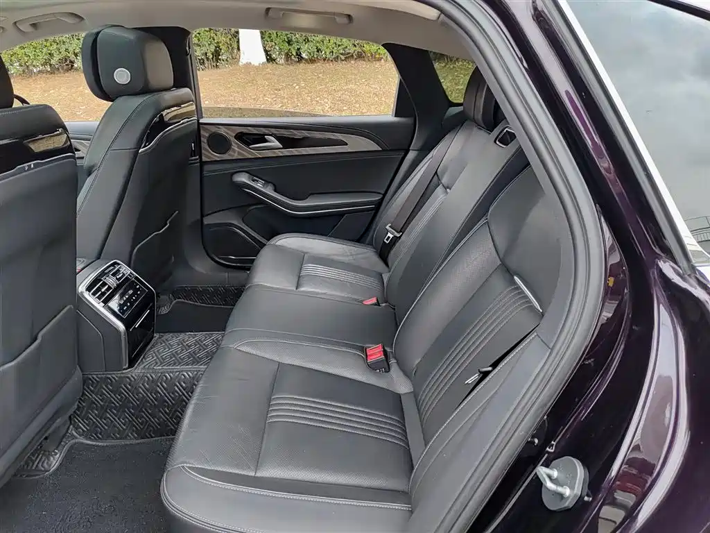 Hongqi H9 2020 2.0T Zhilian Flagship Edition купить на сайте DeffCars