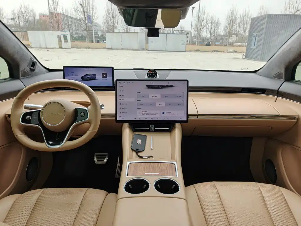 Zhijie R7 2024 pure electric 802km Max купить на сайте DeffCars