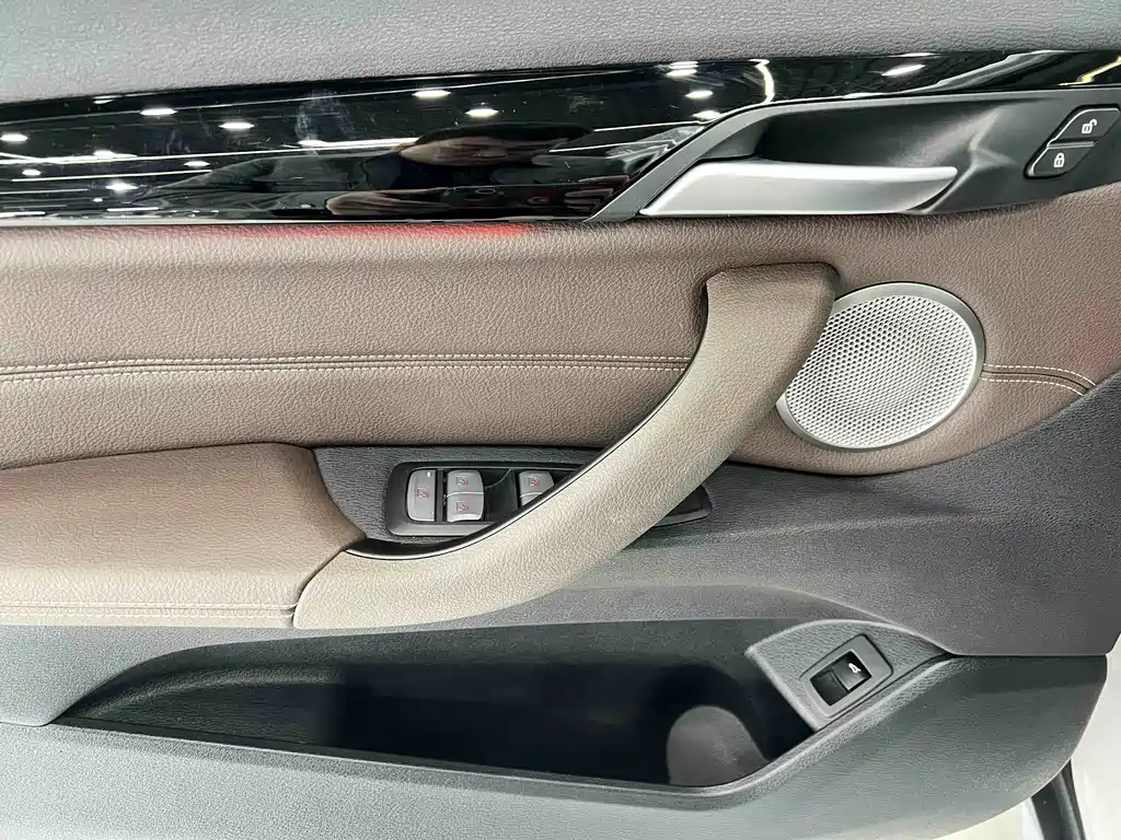 BMW X1 2022 sDrive20Li Fashion Model купить на сайте DeffCars