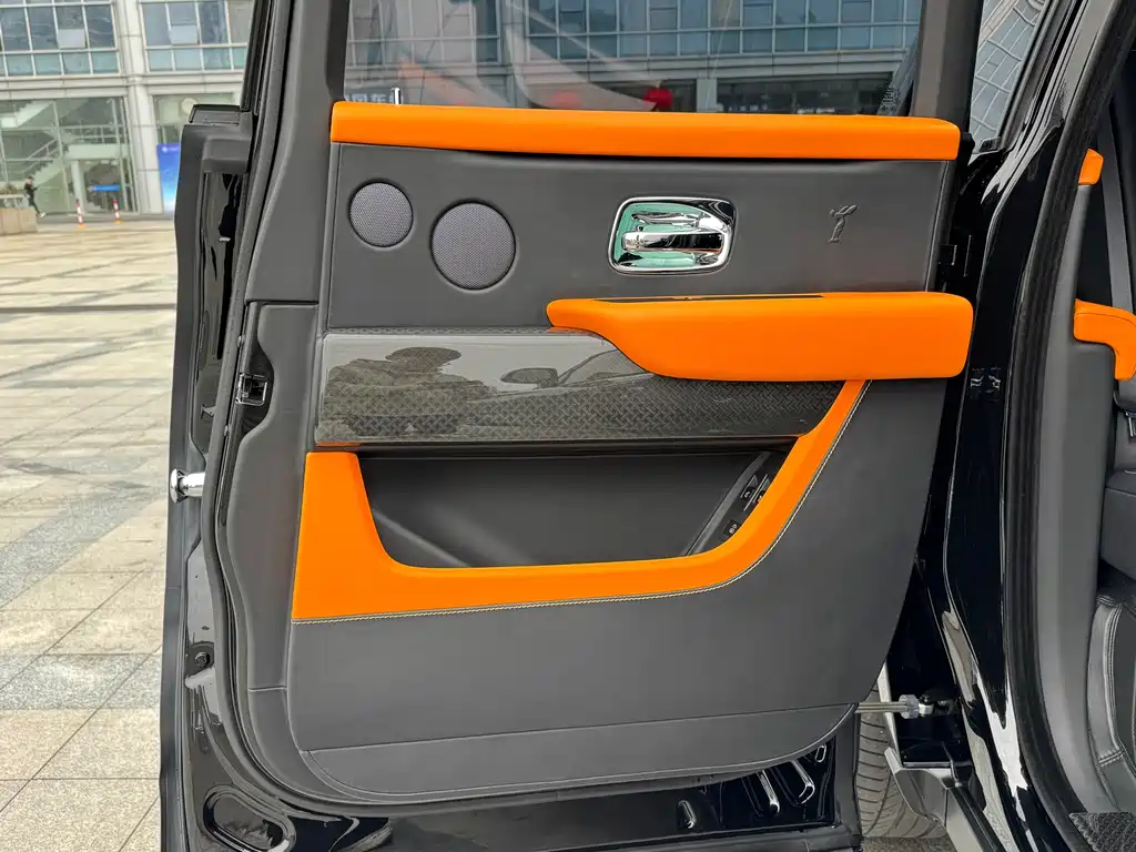 Cullinan 2020 Black Badge купить на сайте DeffCars