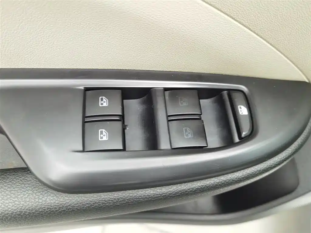 Yinglang 2019 15T Manual Elite National VI купить на сайте DeffCars