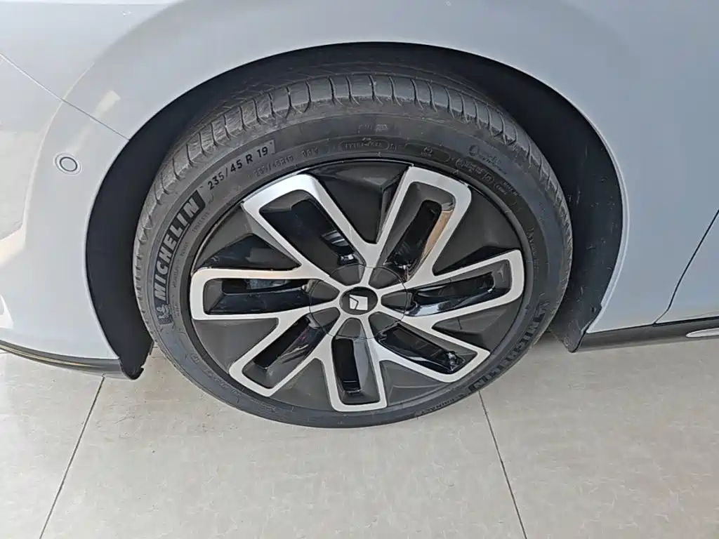 Baojun Xiangjing 2025 plug-in hybrid 140km luxury version купить на сайте DeffCars