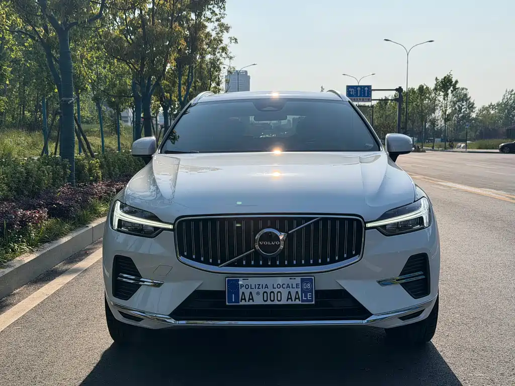 Volvo XC60 2023 B5 four-wheel drive Zhiyi Luxury Edition купить на сайте DeffCars