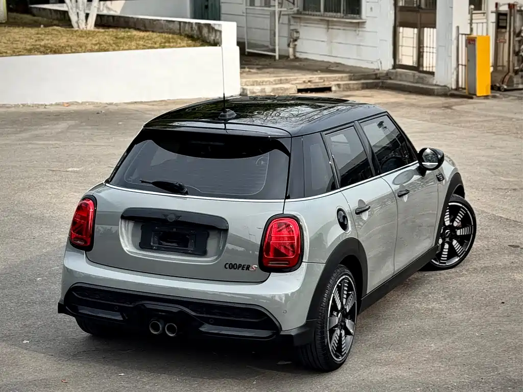 MINI 2022 2.0T COOPER S Artist Five-Door Edition купить на сайте DeffCars