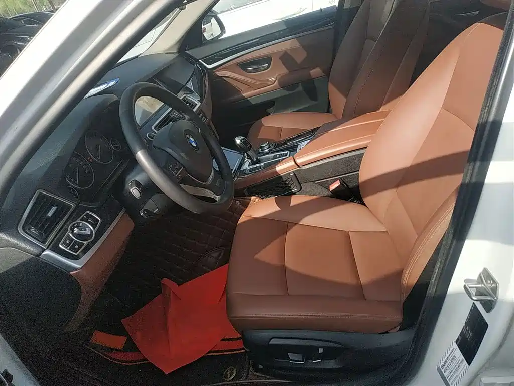 BMW 5 Series 2017 520Li Elegant купить на сайте DeffCars