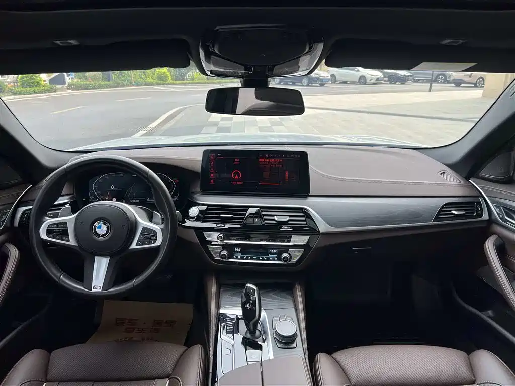 BMW 5 Series 2022 Facelift 2 530Li Exclusive M Sports Package купить на сайте DeffCars
