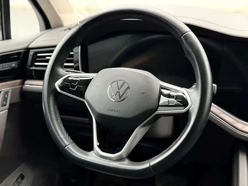 Touareg 2021 3.0TSI Ruixiang Edition Classic Sports Package купить на сайте DeffCars