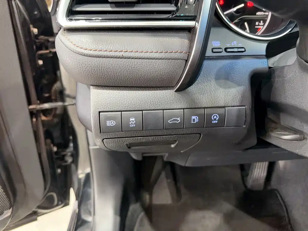 Camry 2018 2.0G Deluxe Edition купить на сайте DeffCars