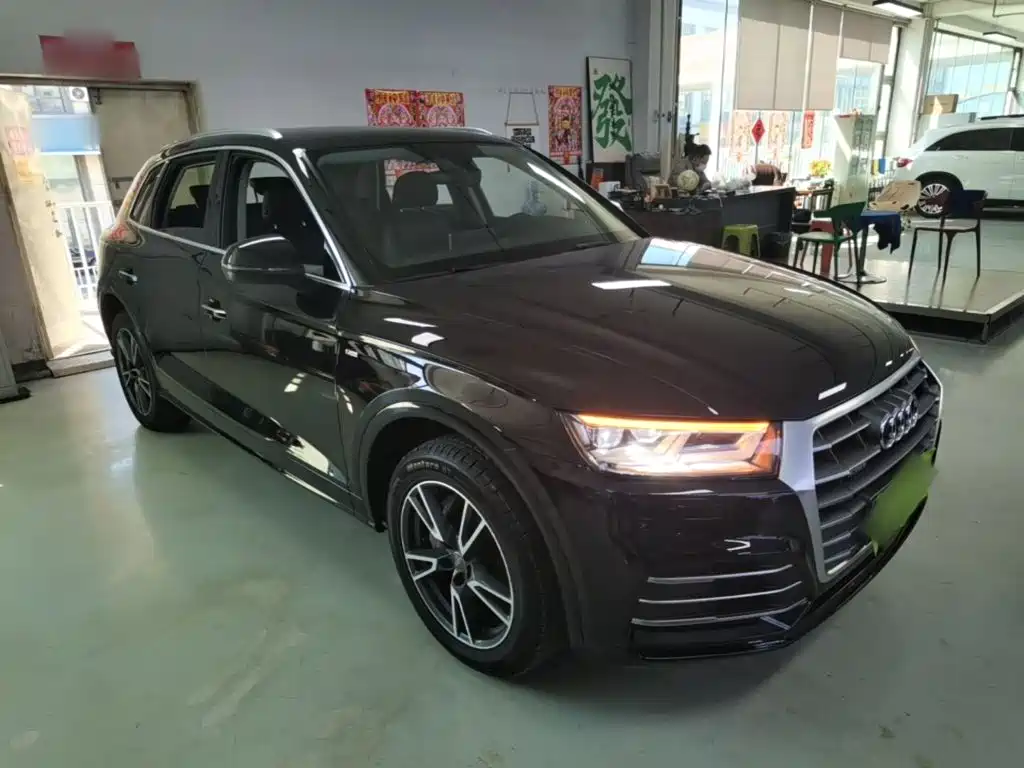 Audi Q5L 2018 40 TFSI enjoys fashionable style, National V купить на сайте DeffCars