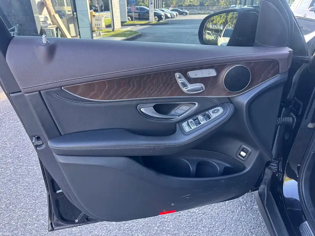 Mercedes-Benz GLC 2020 facelift GLC 260 L 4MATIC luxury model купить на сайте DeffCars