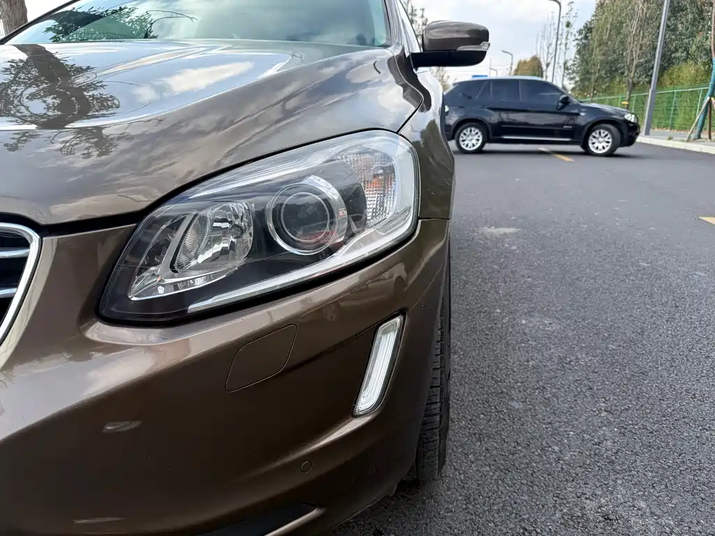 Volvo XC60 2017 T5 AWD Smart Edition купить на сайте DeffCars