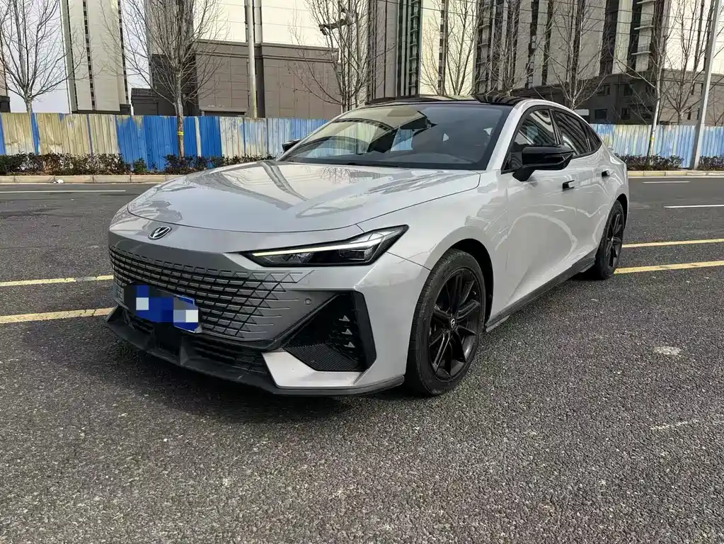 Changan UNI-V 2022 1.5T premium model купить на сайте DeffCars