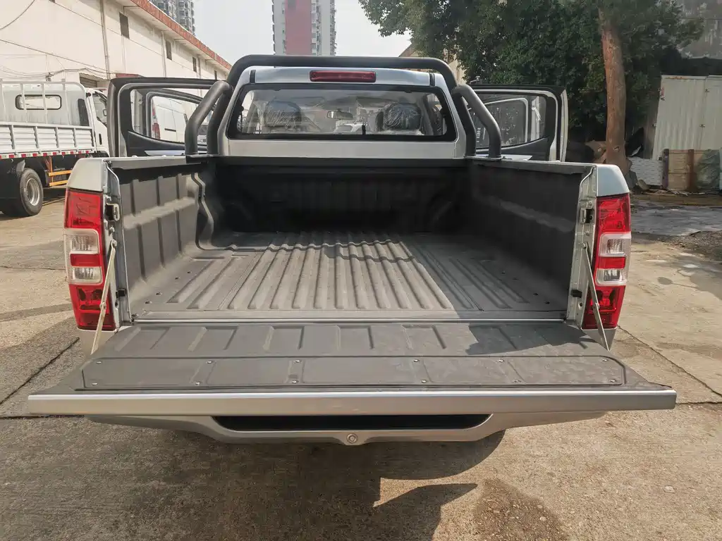RE-MAX 2023 2.5T diesel manual two-wheel drive heroic version long axis купить на сайте DeffCars