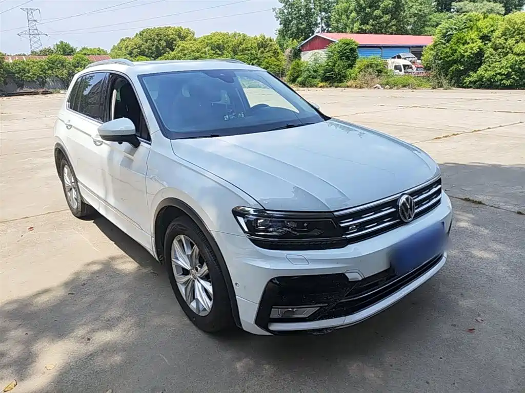 Tiguan 2017 280TSI two-wheel drive elite model купить на сайте DeffCars