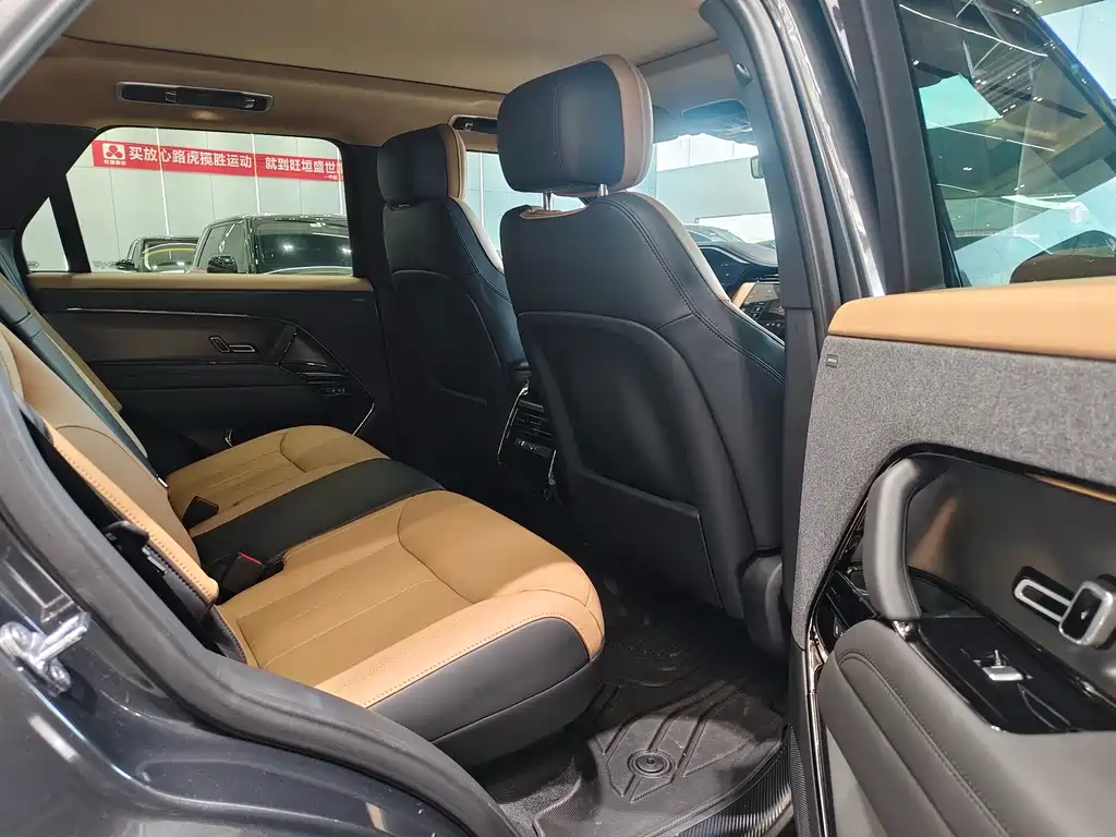 Range Rover Sport 2024 400PS Dynamic SE купить на сайте DeffCars