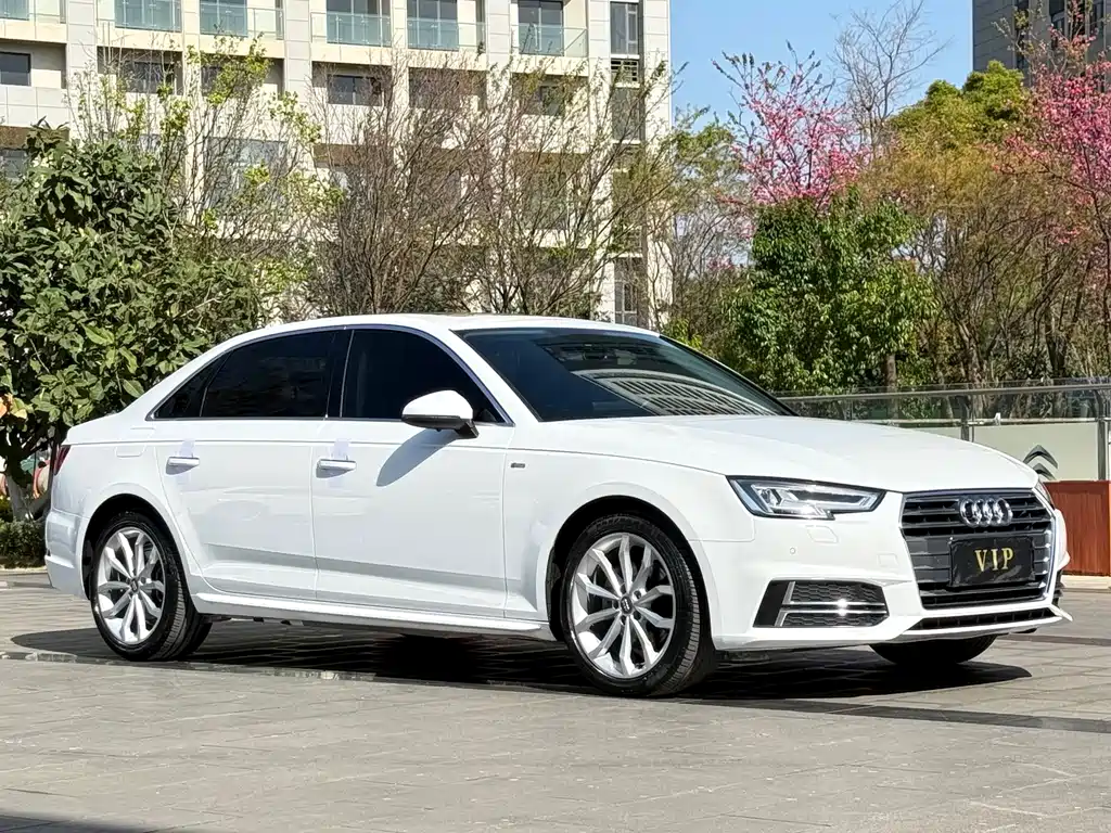 Audi A4L 2018 30th Anniversary Model 40 TFSI Fashion Model купить на сайте DeffCars