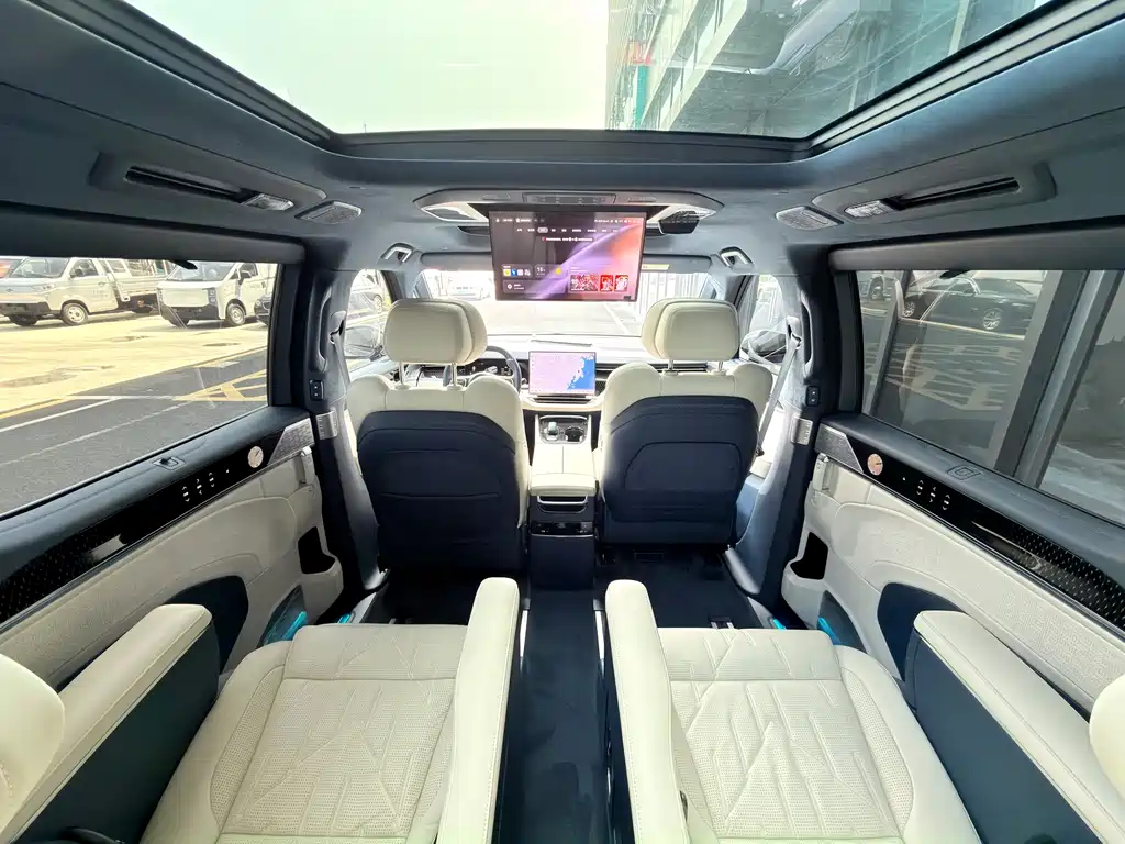 Jikrypton 009 2024 seven-seat aisle version four-wheel drive 108kWh купить на сайте DeffCars