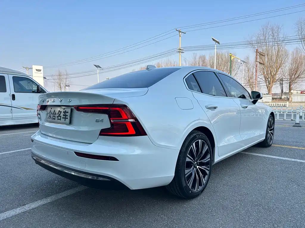 Volvo S60 2023 B4 Zhiyuan Luxury Edition купить на сайте DeffCars