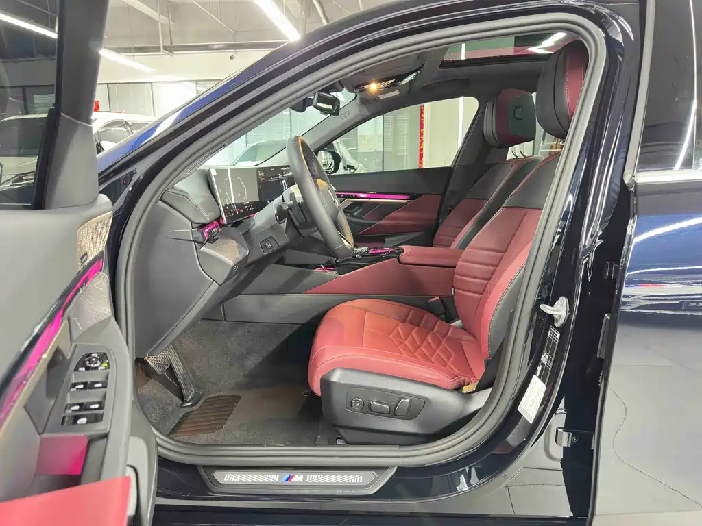 BMW 5 Series 2025 530Li Exclusive M Sports Package купить на сайте DeffCars
