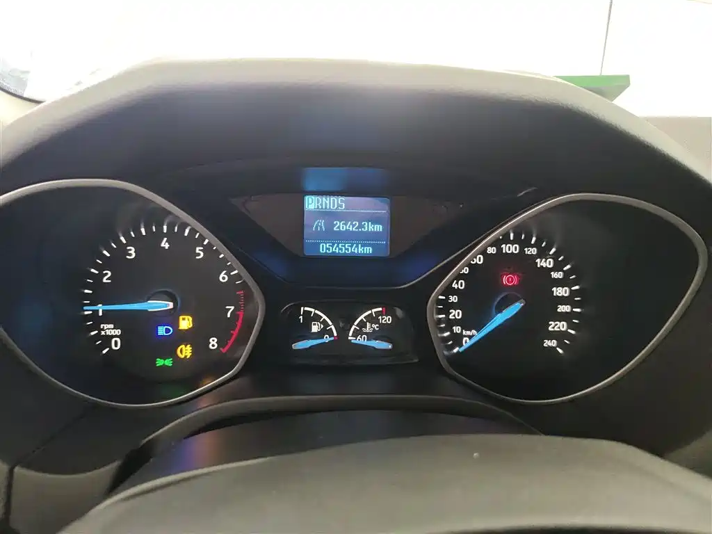 Focus 2018 hatchback classic 1.6L automatic comfort smart mobility version купить на сайте DeffCars