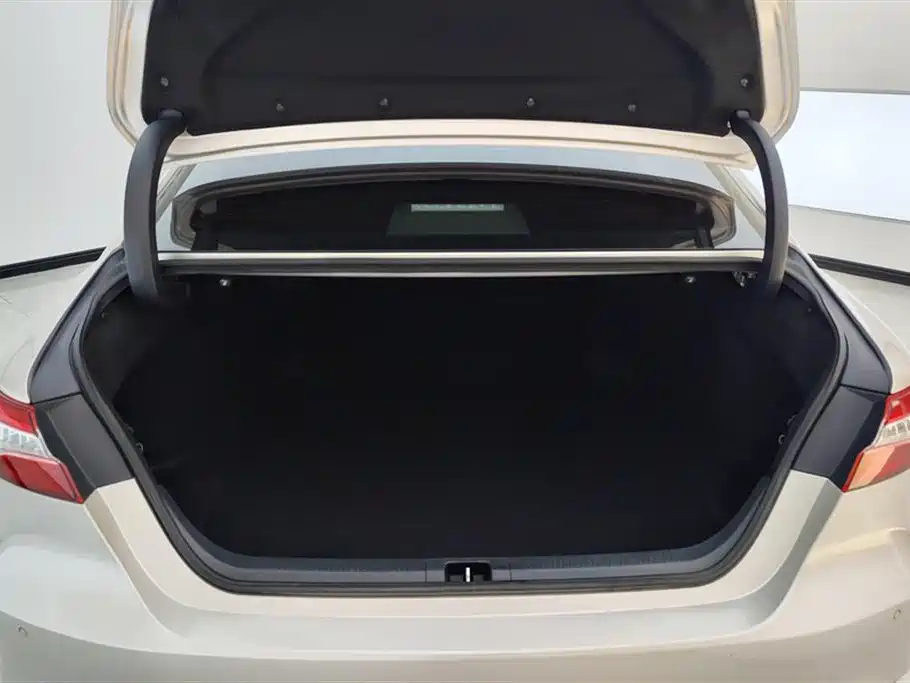 Camry 2021 2.5G Deluxe Edition купить на сайте DeffCars