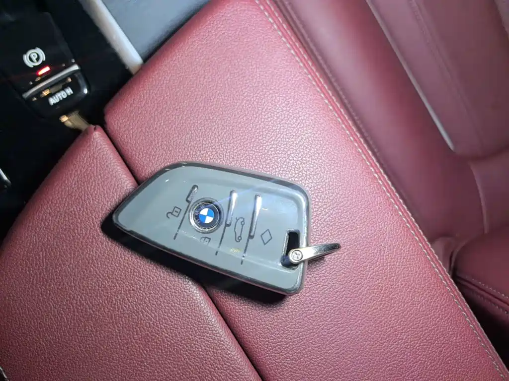 BMW 5 Series 2023 530Li Leading M Sports Package купить на сайте DeffCars