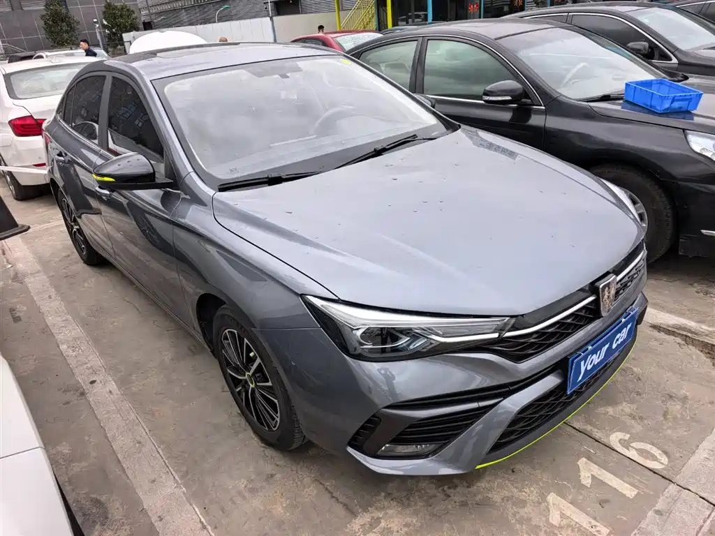 Roewe i5 2021 facelift 1.5L CVT diamond version купить на сайте DeffCars