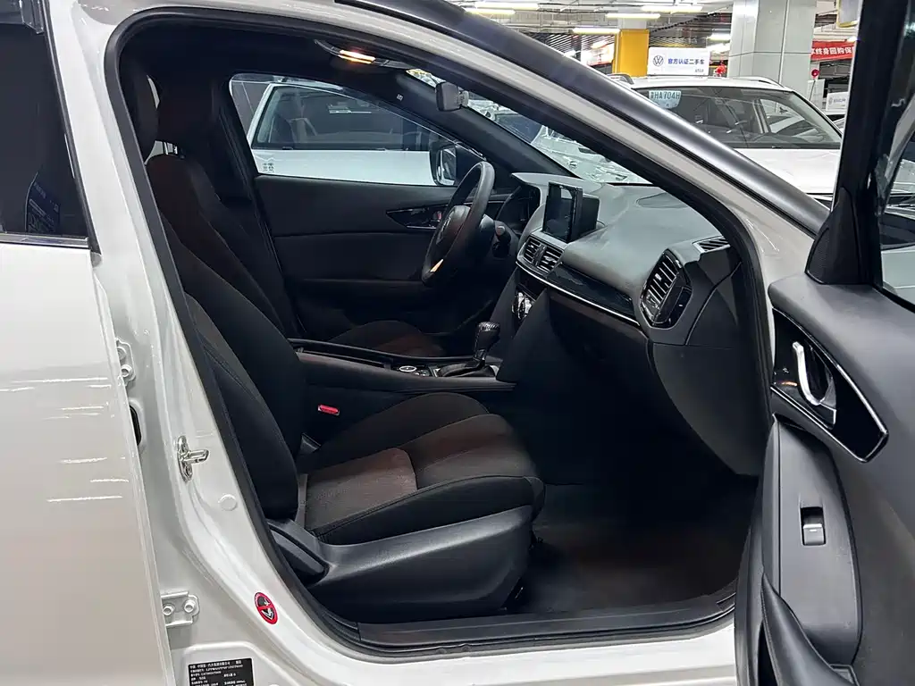 Mazda CX-4 2021 2.0L automatic two-wheel drive Blue Sky Vitality Edition купить на сайте DeffCars