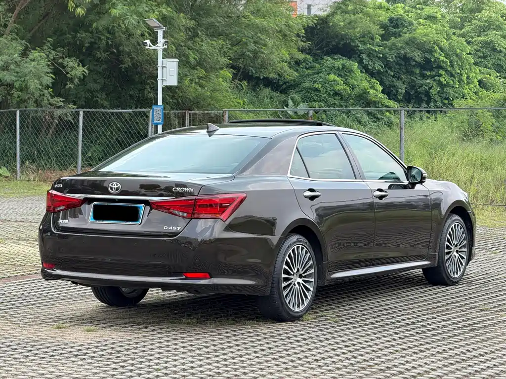 Crown 2015 2.0T Exclusive Edition купить на сайте DeffCars