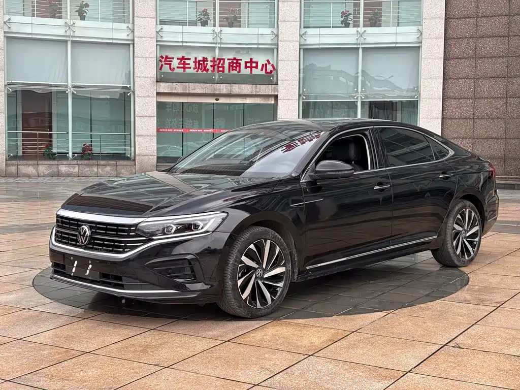 Passat 2023 330TSI Deluxe Edition купить на сайте DeffCars