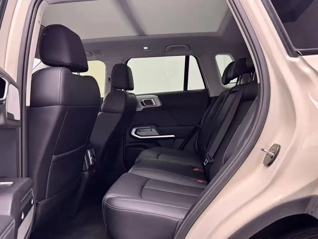 Titanium 3 2025 501KM four-wheel drive Max version купить на сайте DeffCars