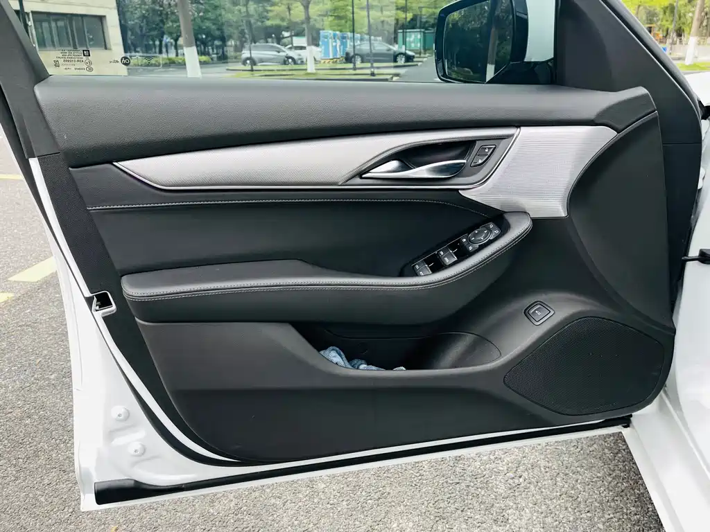 Cadillac CT5 2021 28T luxury model купить на сайте DeffCars