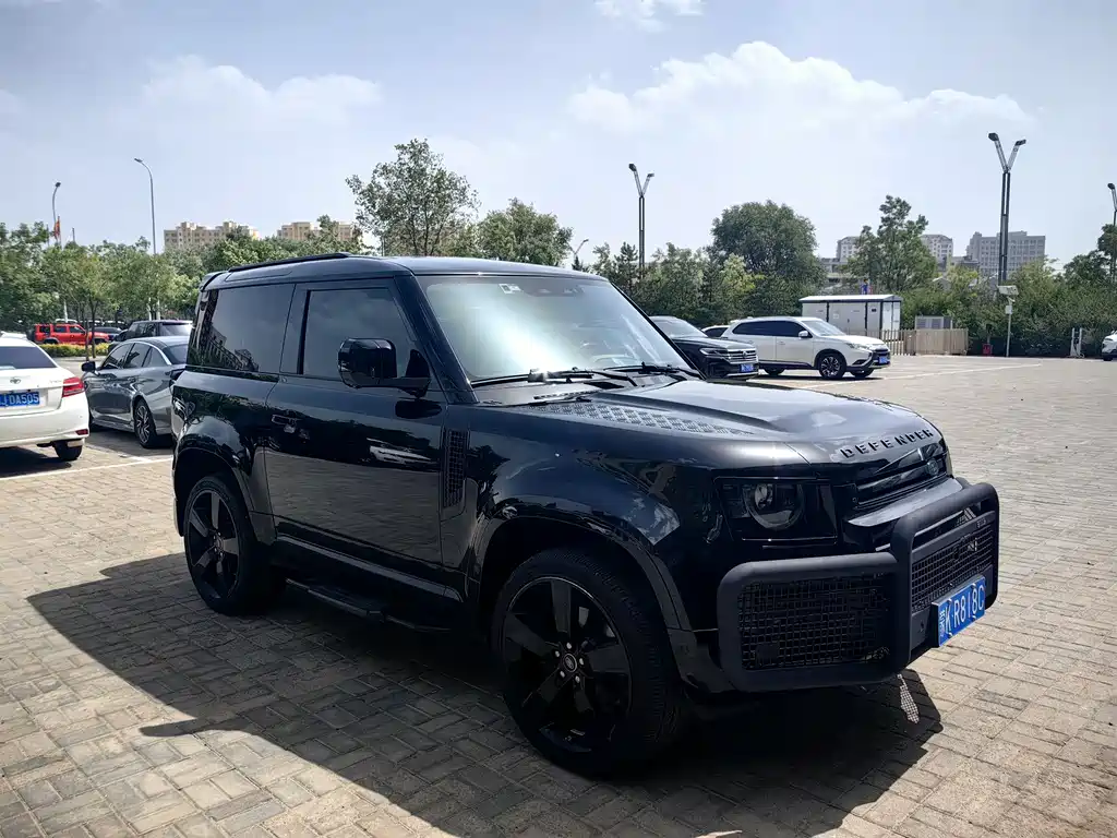 Land Rover Defender 2023 90 2.0T P300 SE купить на сайте DeffCars