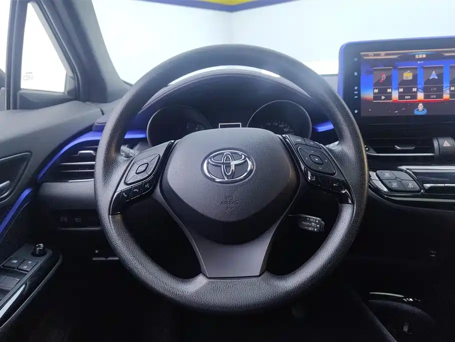 Toyota C-HR 2020 2.0L Leading Edition купить на сайте DeffCars