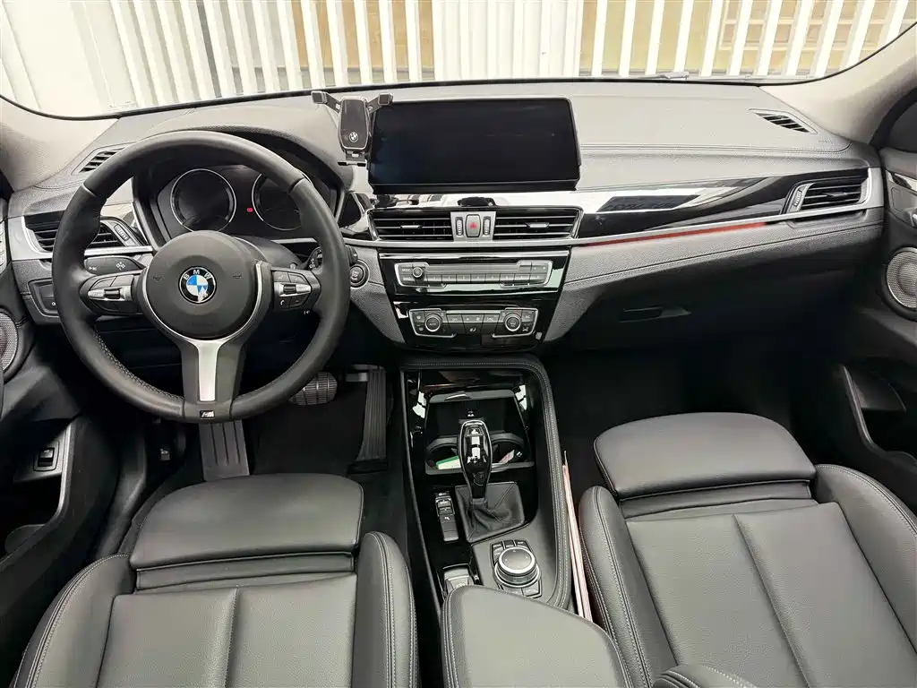 BMW X2 2021 sDrive25i Leading M Off-Road Package купить на сайте DeffCars