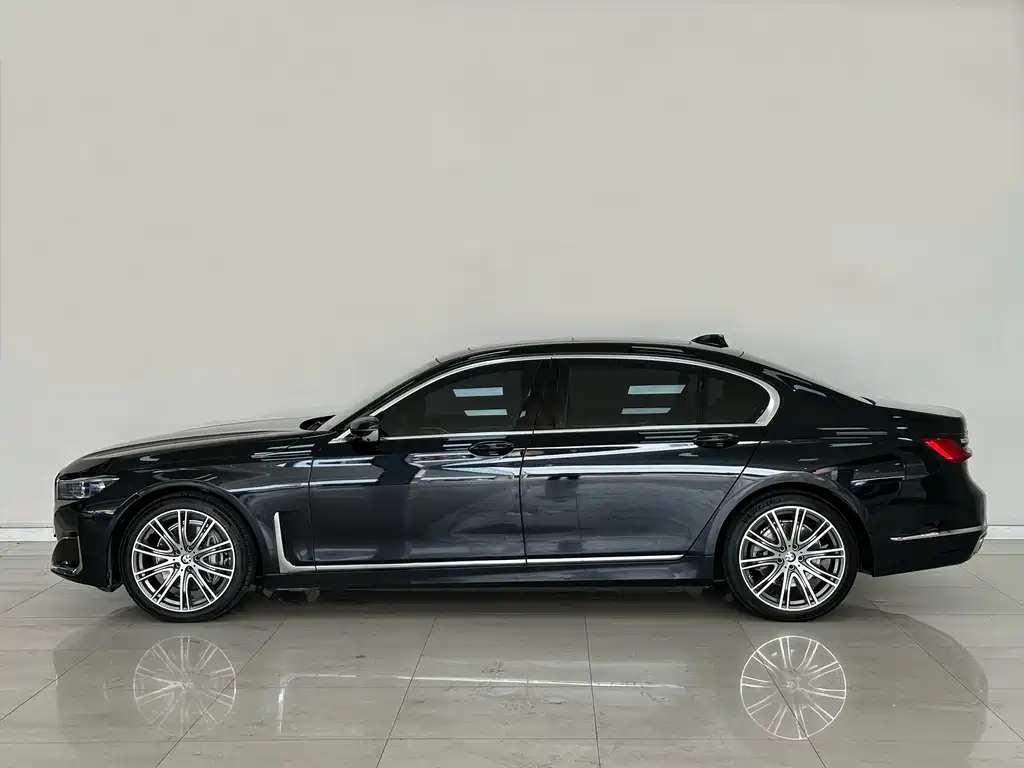 BMW 7 Series 2022 740Li xDrive Executive Luxury Package купить на сайте DeffCars