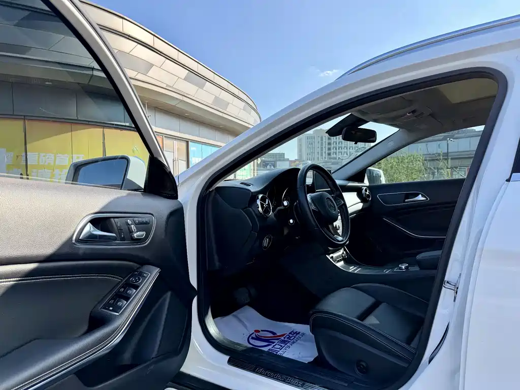 Mercedes-Benz GLA 2018 GLA 200 Dynamic купить на сайте DeffCars